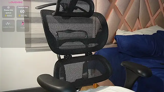 caprywilliams online show from 12/15/25, 10:47