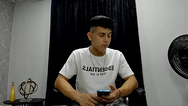 andrew rose  online show from 01/30/25, 10:41