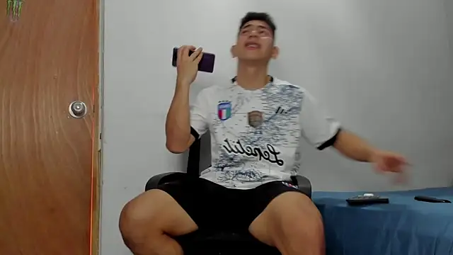 andrew rose  online show from 03/10/26, 04:12