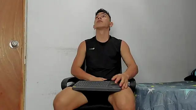 andrew rose  online show from 04/04/26, 07:44