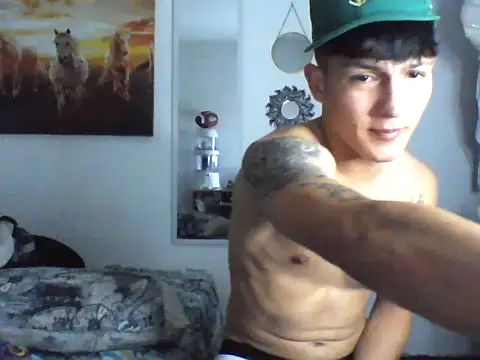 Snapshot of Pharaon_71 chatting on 02/18/25, 04:15 Pharaon 71 online show from 02/18/25, 04:15