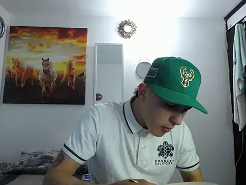 Snapshot of Pharaon_71 chatting on 03/05/25, 11:27 Pharaon 71 online show from 03/05/25, 11:27