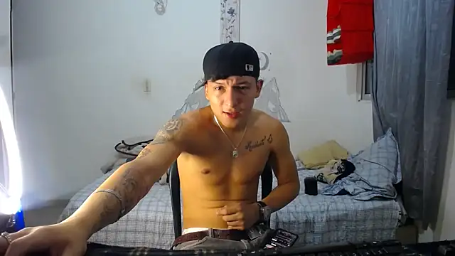 Snapshot of Pharaon_71 chatting on 02/25/26, 02:32 Pharaon 71 online show from 02/25/26, 02:32