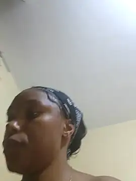 Missthigh online show from 04/10/26, 06:40