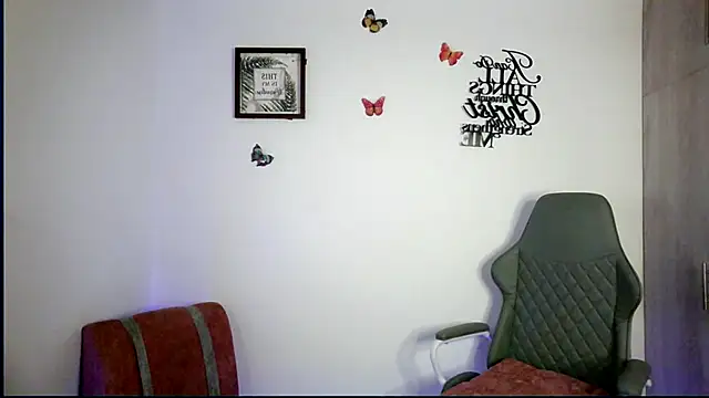 Nala j8 online show from 04/15/26, 07:58