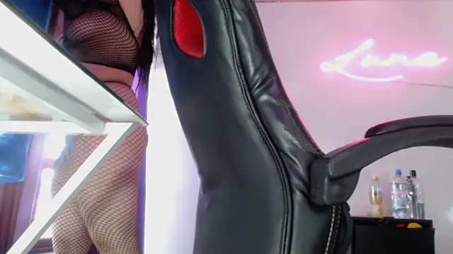 Lina23  online show from 11/28/25, 02:42