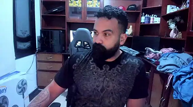 Snapshot of Drako_Argentii chatting on 12/14/24, 06:35 Drako Argentii online show from 12/14/24, 06:35