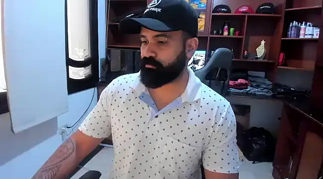 Snapshot of Drako_Argentii chatting on 12/24/24, 05:44 Drako Argentii online show from 12/24/24, 05:44