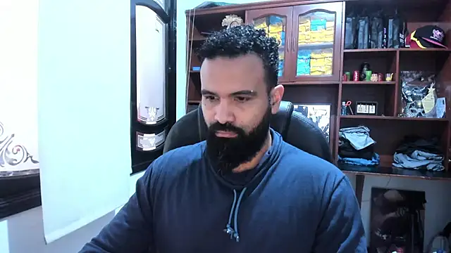 Snapshot of Drako_Argentii chatting on 02/24/25, 04:04 Drako Argentii online show from 02/24/25, 04:04