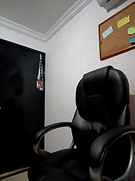 Snapshot of Drako_Argentii chatting on 09/14/25, 06:29 Drako Argentii online show from 09/14/25, 06:29