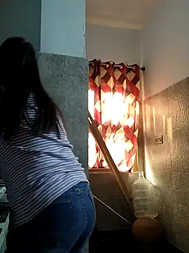 Snapshot of Sarita_7 chatting on 12/16/24, 03:51 Sarita 7 online show from 12/16/24, 03:51