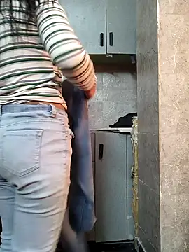 Snapshot of Sarita_7 chatting on 01/28/25, 09:51 Sarita 7 online show from 01/28/25, 09:51