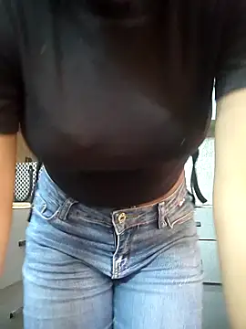 Snapshot of Sarita_7 chatting on 03/13/25, 04:05 Sarita 7 online show from 03/13/25, 04:05