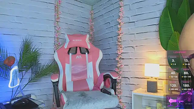Snapshot of Milana_Sapphire chatting on 12/12/24, 10:56 Milana Sapphire online show from 12/12/24, 10:56