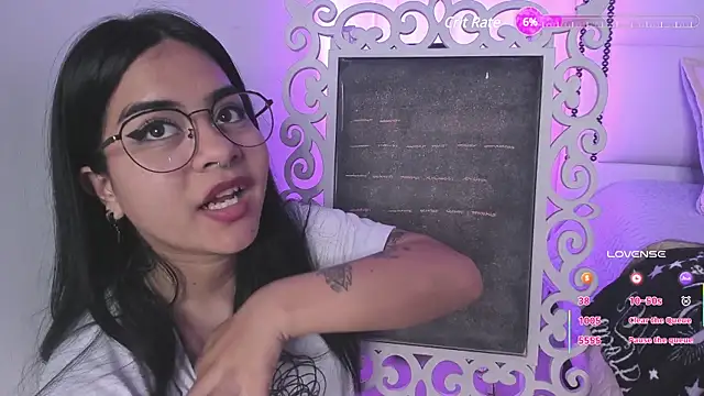 Snapshot of atena_hill chatting on 02/20/25, 10:48 atena hill online show from 02/20/25, 10:48