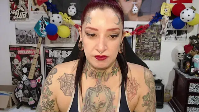 Snapshot of Rollyderolandia666 chatting on 07/13/26, 10:34 Rollyderolandia666 online show from 07/13/26, 10:34