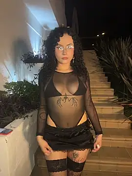 Electra doll  online show from 11/13/25, 11:36