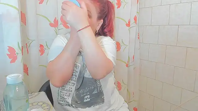 Snapshot of Adelamilfsex chatting on 02/17/25, 10:25 Adelamilfsex online show from 02/17/25, 10:25