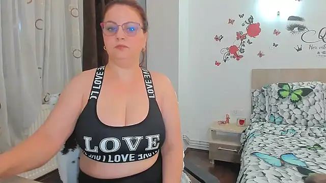 Snapshot of Adelamilfsex chatting on 10/06/25, 06:38 Adelamilfsex online show from 10/06/25, 06:38