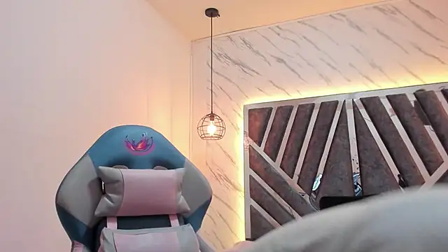 Emmapark  online show from 02/14/25, 01:02