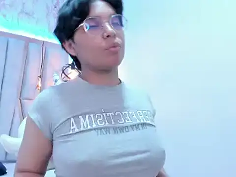 Emmapark  online show from 02/21/25, 06:37