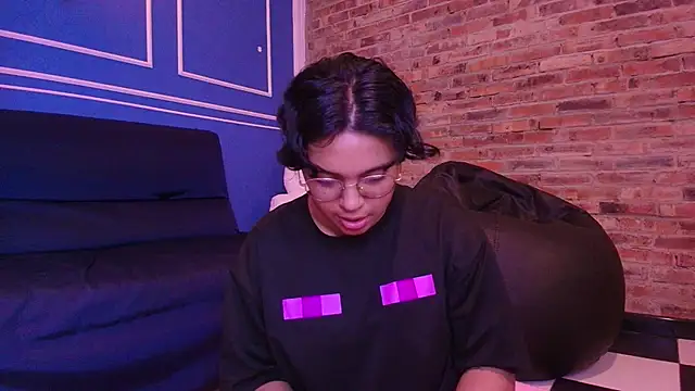 Emmapark  online show from 11/16/25, 06:57