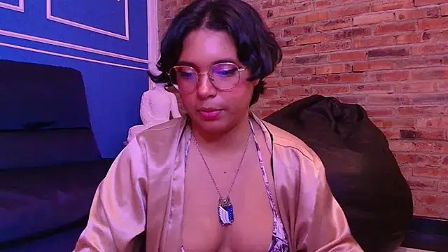 Emmapark  online show from 12/18/25, 06:47