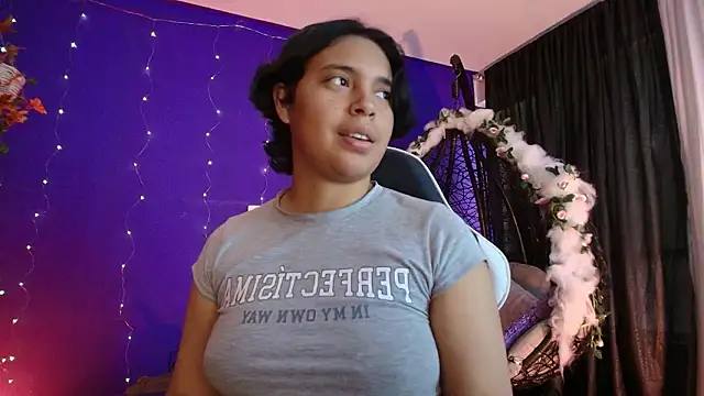 Emmapark  online show from 01/17/26, 07:17