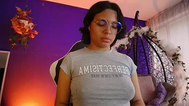 Emmapark  online show from 04/11/26, 07:40