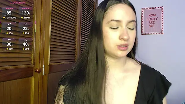 Snapshot of sofiaduque_26 chatting on 04/20/26, 07:37 sofiaduque 26 online show from 04/20/26, 07:37