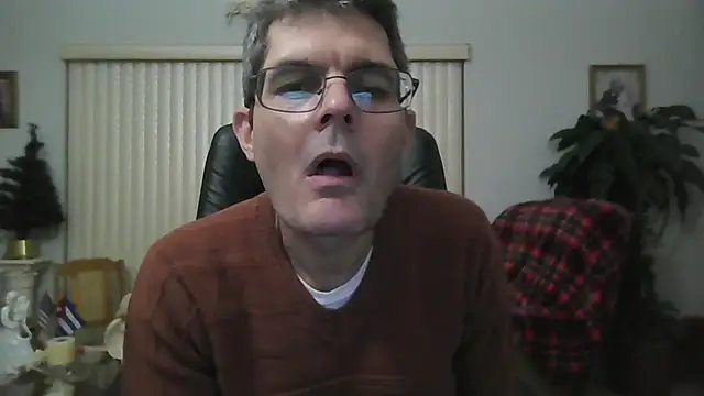 Snapshot of Copfiremen4566 chatting on 12/08/24, 04:04 Copfiremen4566 online show from 12/08/24, 04:04