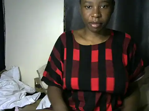 Snapshot of Novah_ chatting on 06/05/26, 12:50 Novah online show from 06/05/26, 12:50