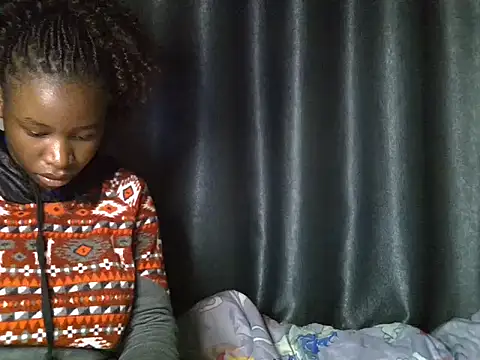 Snapshot of Novah_ chatting on 07/16/26, 12:49 Novah online show from 07/16/26, 12:49