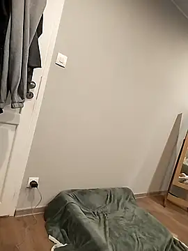 Snapshot of Au_plaisir_des_femmes chatting on 10/15/25, 11:21 Au plaisir des femmes online show from 10/15/25, 11:21