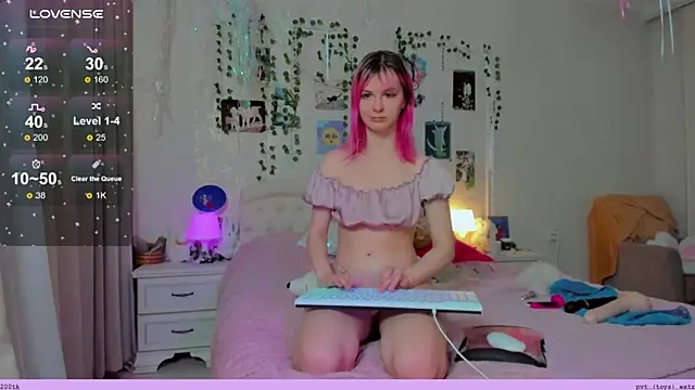 Snapshot of Neko_kitsune1 chatting on 12/12/24, 01:17 Neko kitsune1 online show from 12/12/24, 01:17