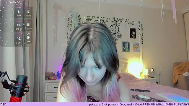 Neko kitsune1 online show from 12/22/25, 04:59