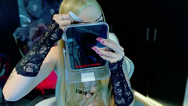 Snapshot of Madison_Jackson chatting on 11/08/25, 10:08 Madison Jackson online show from 11/08/25, 10:08