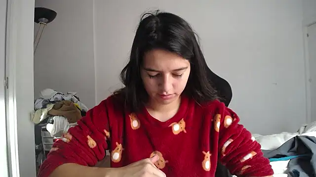 Snapshot of Contantin_helena chatting on 12/04/25, 10:57 Contantin helena online show from 12/04/25, 10:57