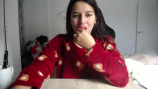 Snapshot of Contantin_helena chatting on 12/05/25, 10:24 Contantin helena online show from 12/05/25, 10:24