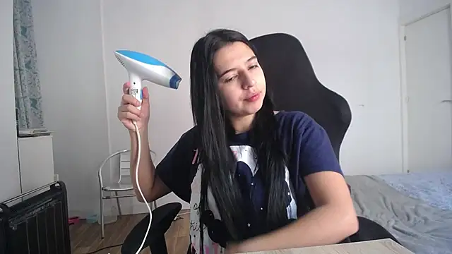 Snapshot of Contantin_helena chatting on 01/18/26, 01:48 Contantin helena online show from 01/18/26, 01:48