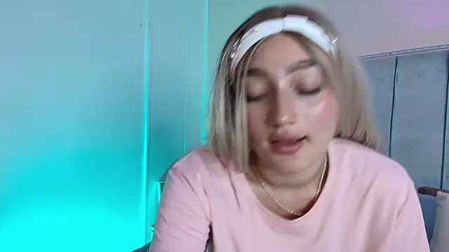 Snapshot of Giaa_Ross chatting on 01/09/25, 02:51 Giaa Ross online show from 01/09/25, 02:51
