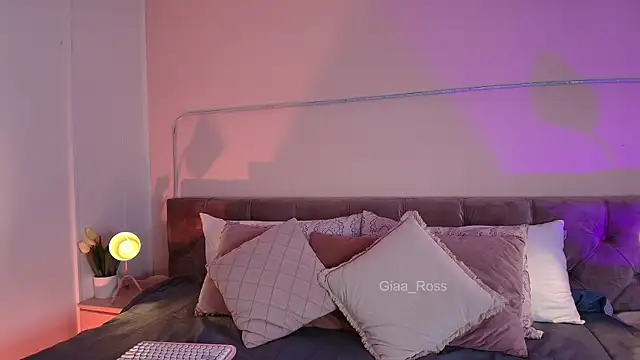 Snapshot of Giaa_Ross chatting on 02/27/25, 11:52 Giaa Ross online show from 02/27/25, 11:52