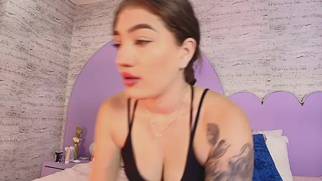 Snapshot of Giaa_Ross chatting on 05/16/26, 09:17 Giaa Ross online show from 05/16/26, 09:17