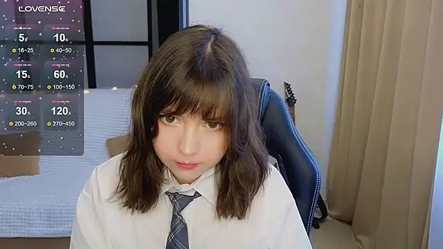 Snapshot of Lina_Brownie chatting on 12/02/25, 04:40 Lina Brownie online show from 12/02/25, 04:40