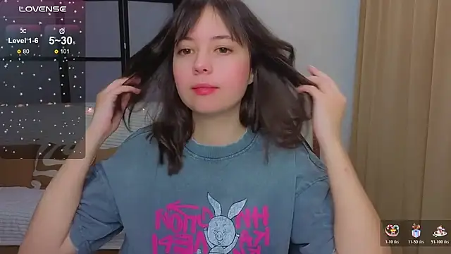 Snapshot of Lina_Brownie chatting on 12/15/25, 03:22 Lina Brownie online show from 12/15/25, 03:22