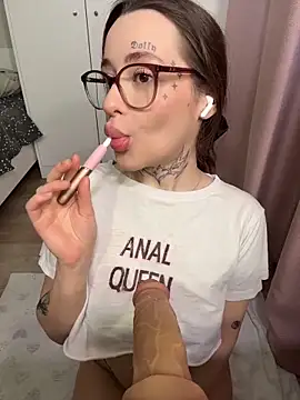 fuckdoll 18 online show from 02/16/26, 08:10