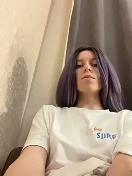 Snapshot of RinaMood chatting on 12/20/24, 01:43 RinaMood online show from 12/20/24, 01:43