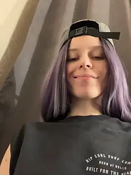 Snapshot of RinaMood chatting on 01/01/25, 04:29 RinaMood online show from 01/01/25, 04:29