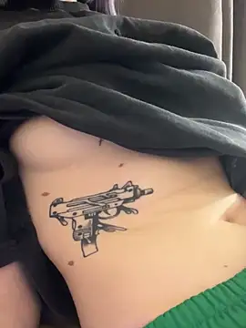 Snapshot of RinaMood chatting on 02/07/25, 11:12 RinaMood online show from 02/07/25, 11:12