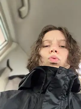 Snapshot of RinaMood chatting on 09/22/25, 04:14 RinaMood online show from 09/22/25, 04:14